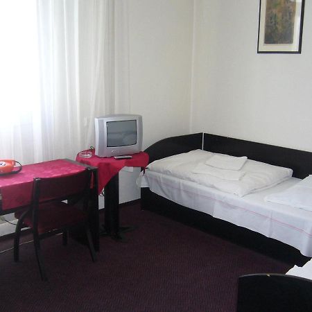 Hotel Posta Benesov  Rom bilde