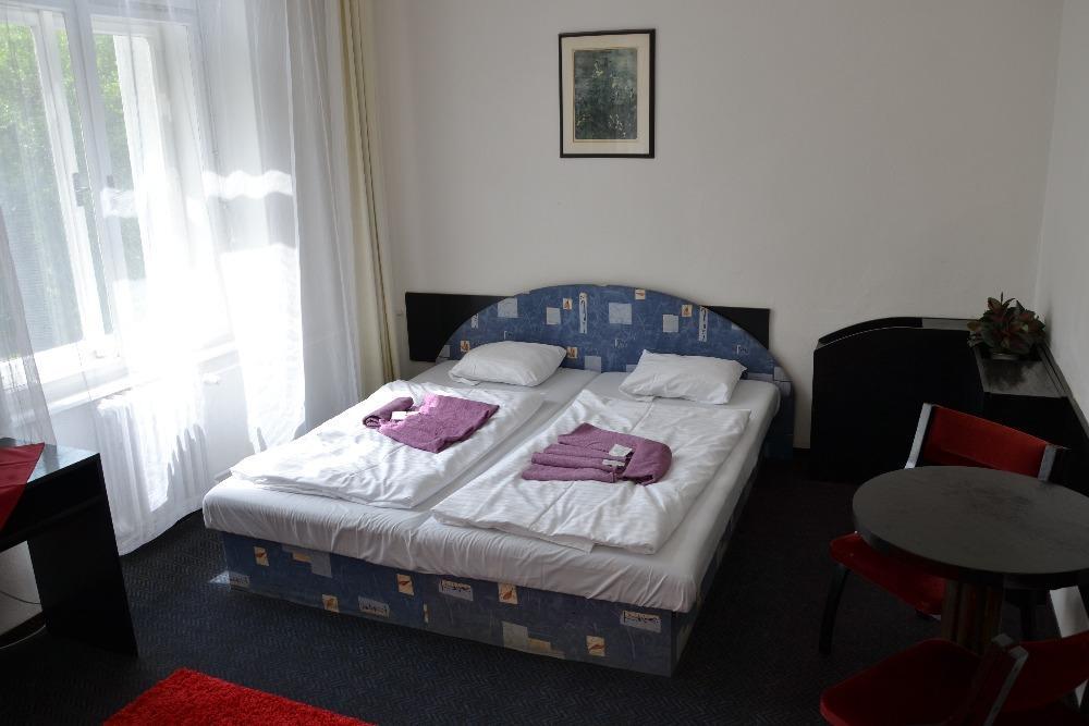 Hotel Posta Benesov  Eksteriør bilde