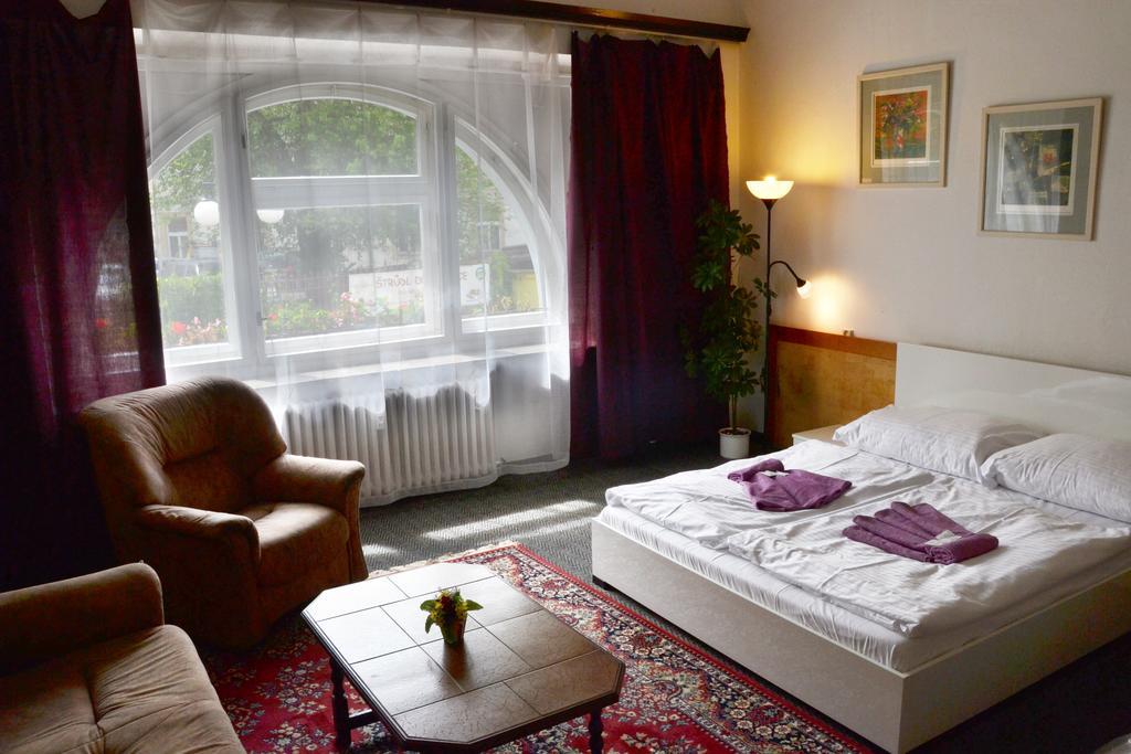 Hotel Posta Benesov  Eksteriør bilde